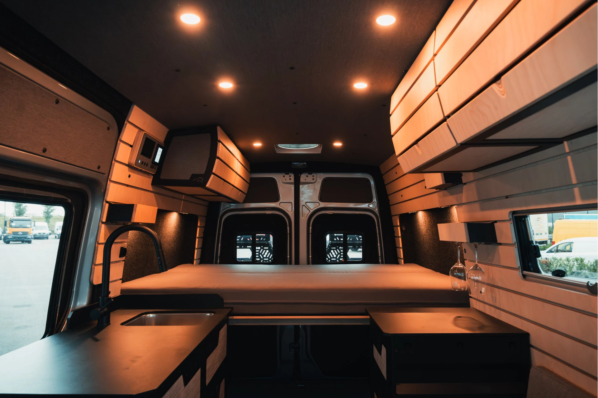 Mercedes-Benz-Sprinter-image-46