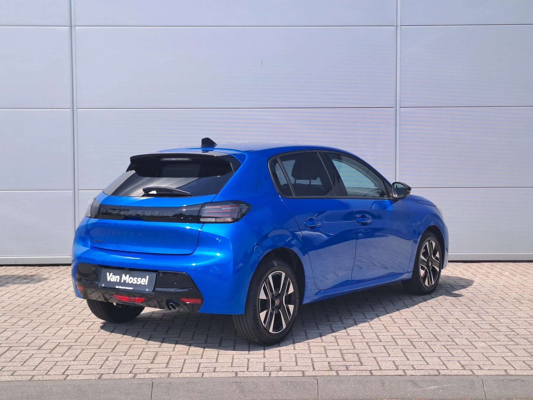 Peugeot-e-208-image-5
