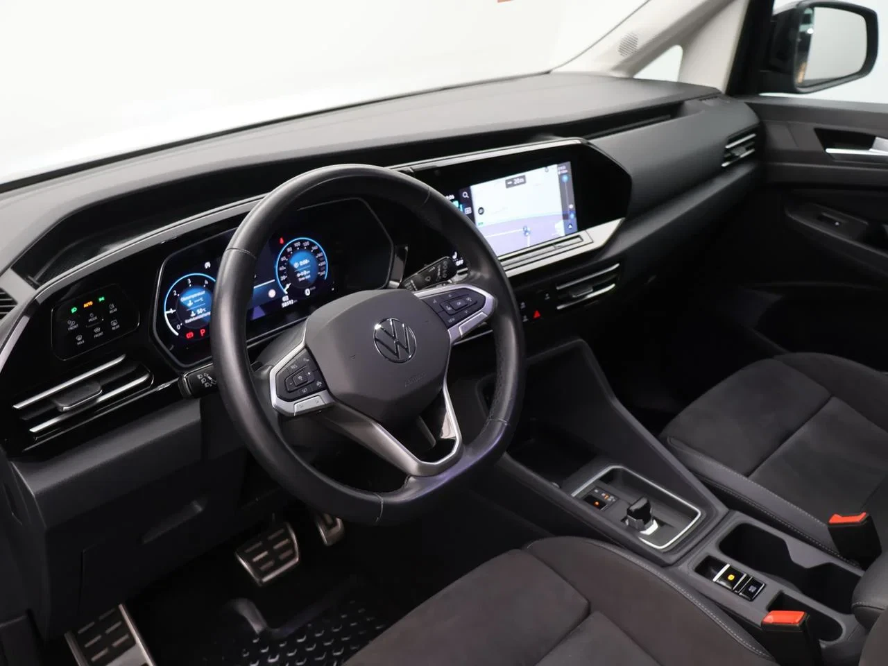 Volkswagen-Caddy-image-8