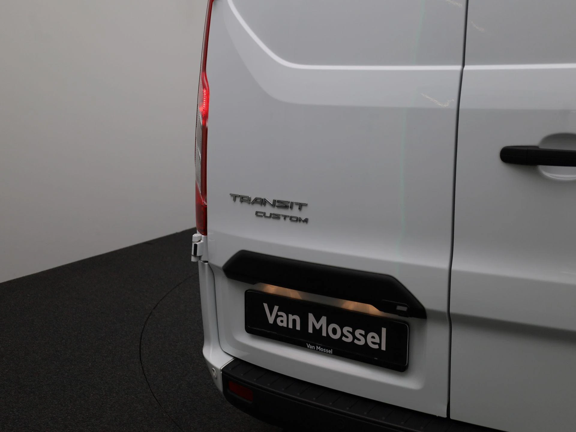 Ford-Transit Custom-image-30