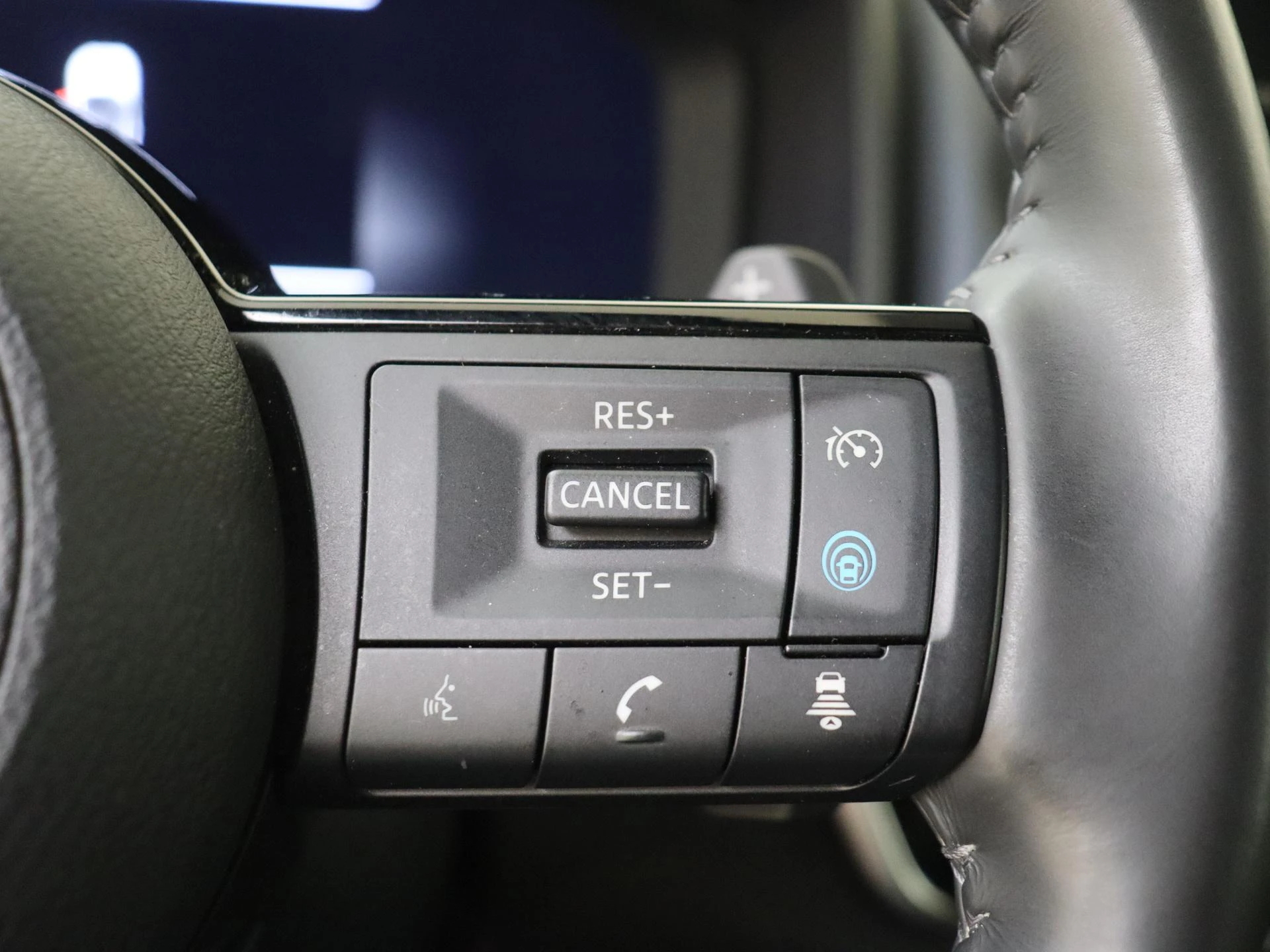 Nissan-QASHQAI-image-12