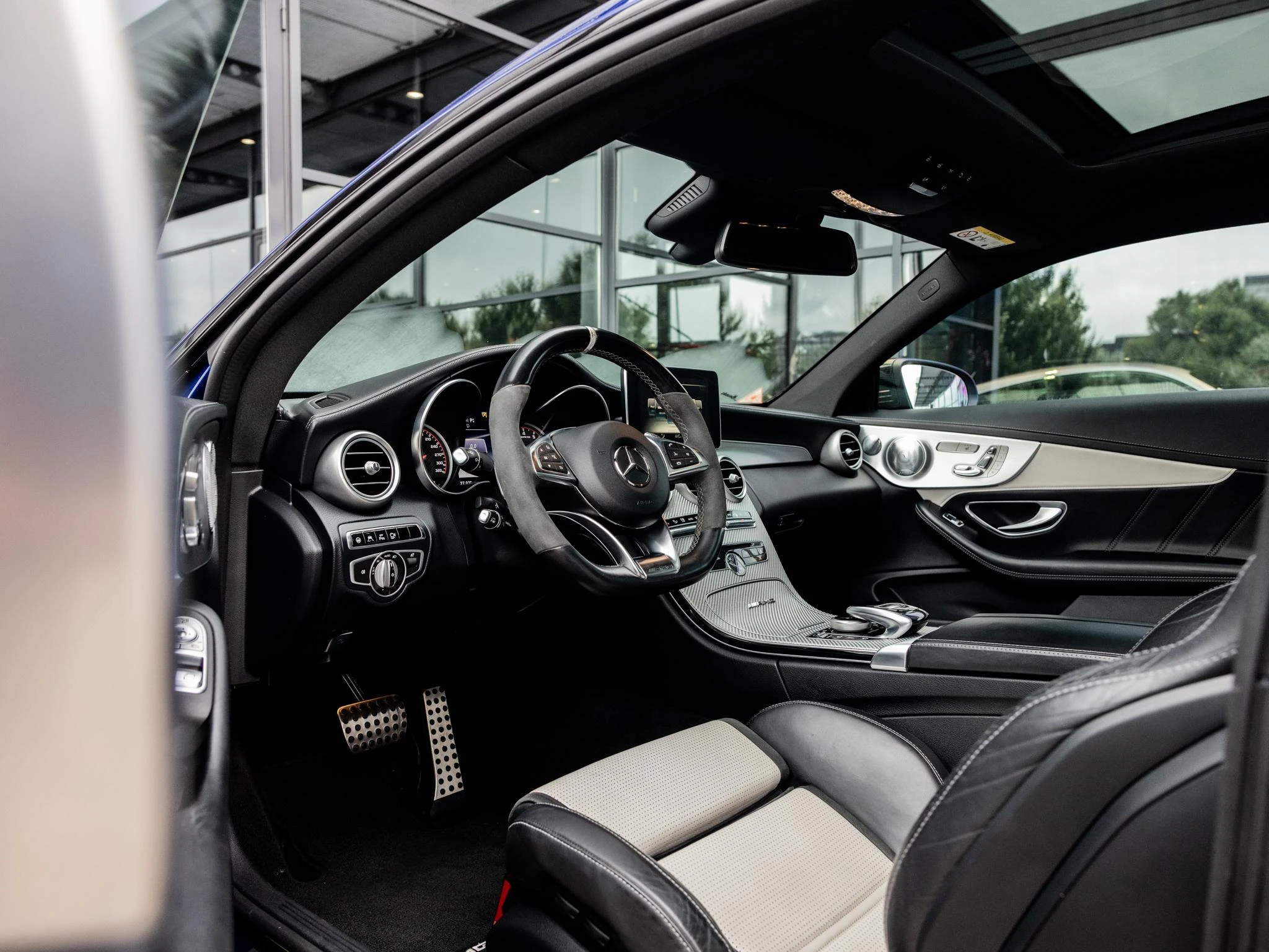 Mercedes-Benz-C-Klasse-image-20