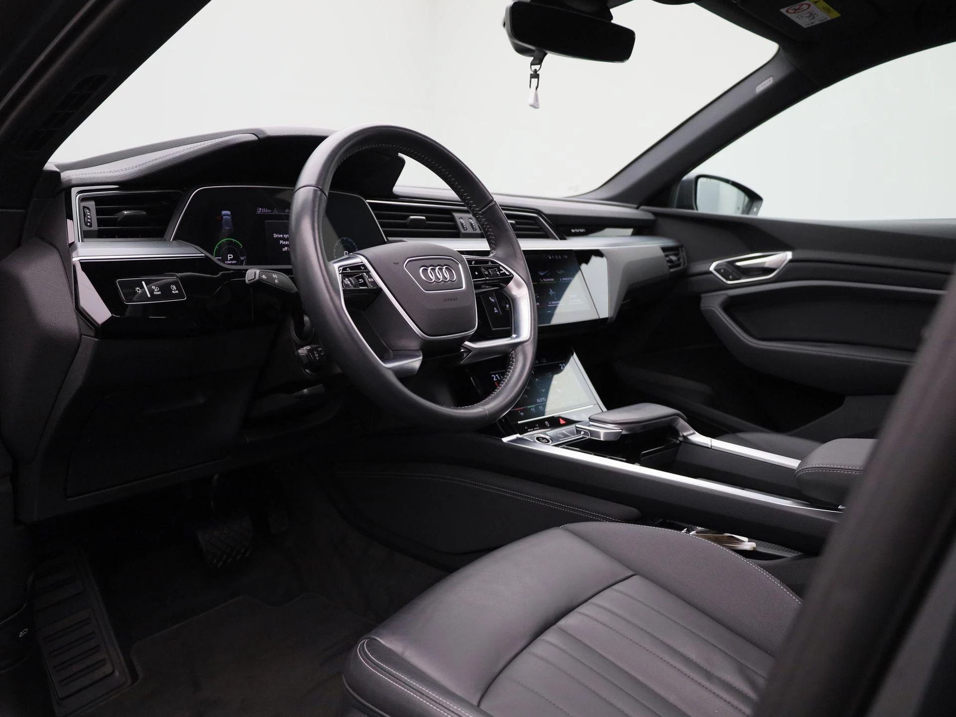 Audi-e-tron-image-35