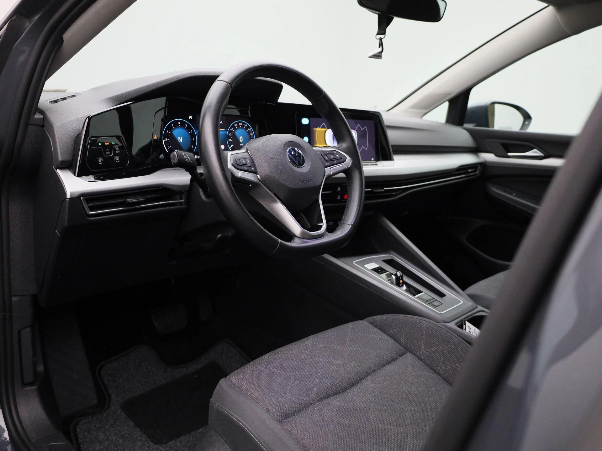 Volkswagen-Golf-image-30