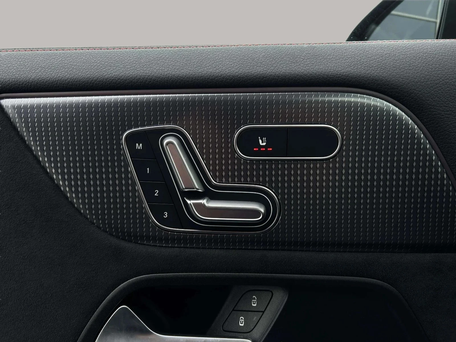 Mercedes-Benz-EQA-image-10