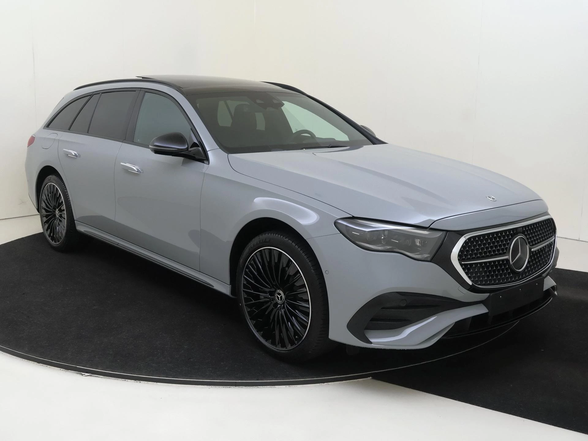 Mercedes-Benz-E-Klasse-image-1