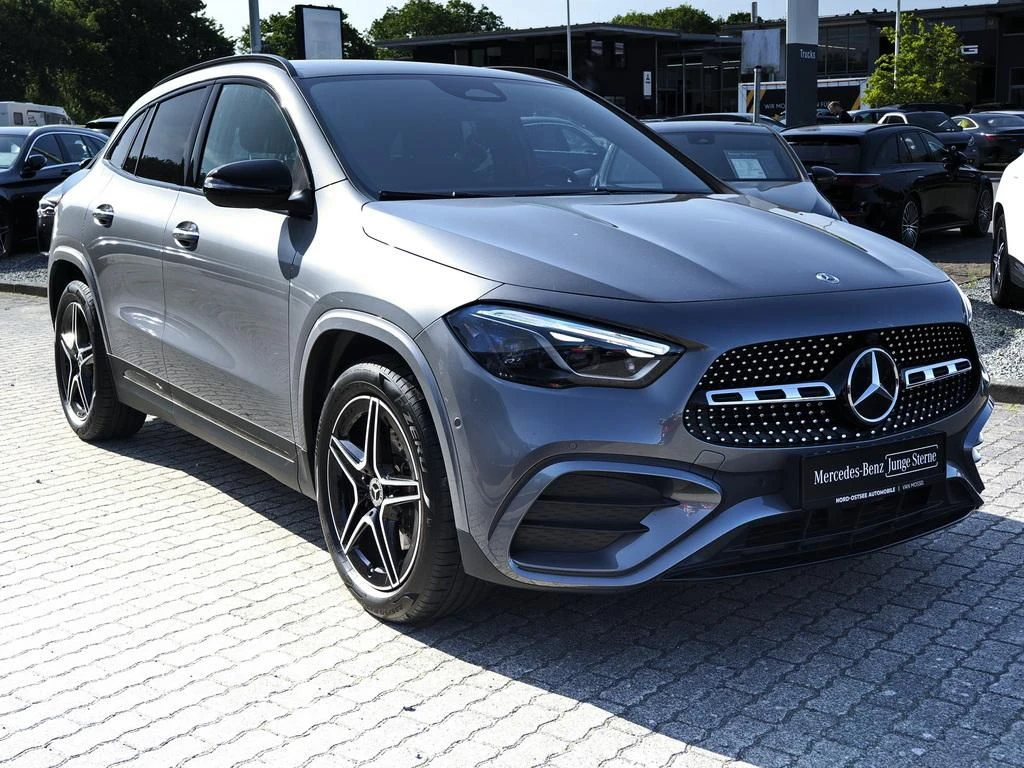 Mercedes-Benz-GLA 220 d-image-4