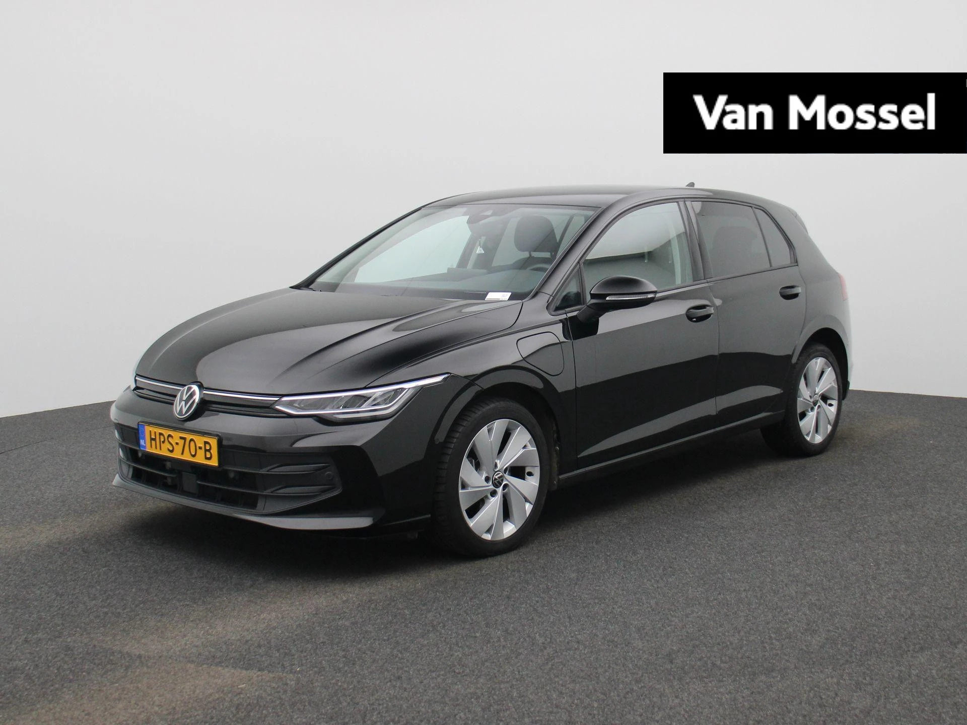 Volkswagen-Golf-image-0