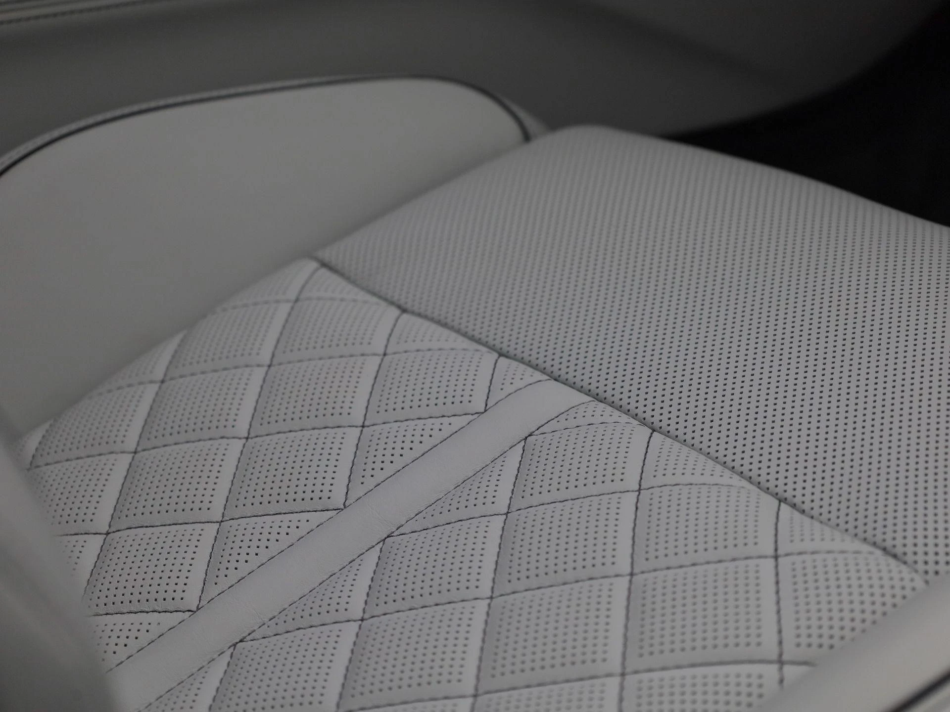 Audi-A8-image-47