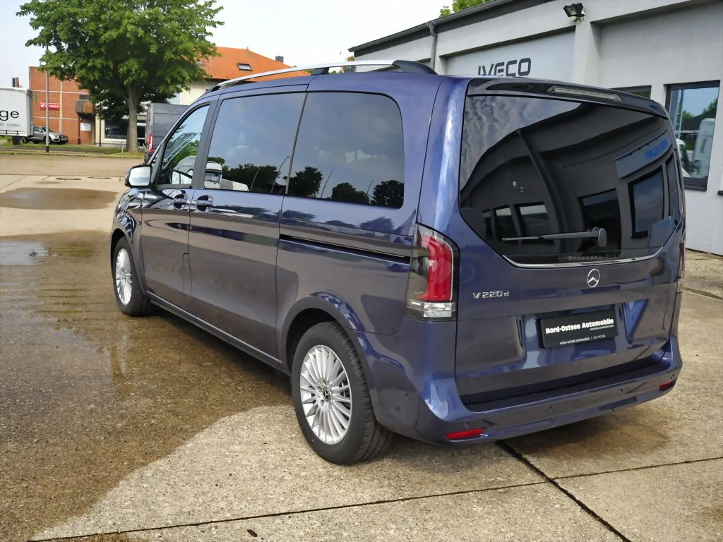 Mercedes-Benz-V-Klasse 220-image-4