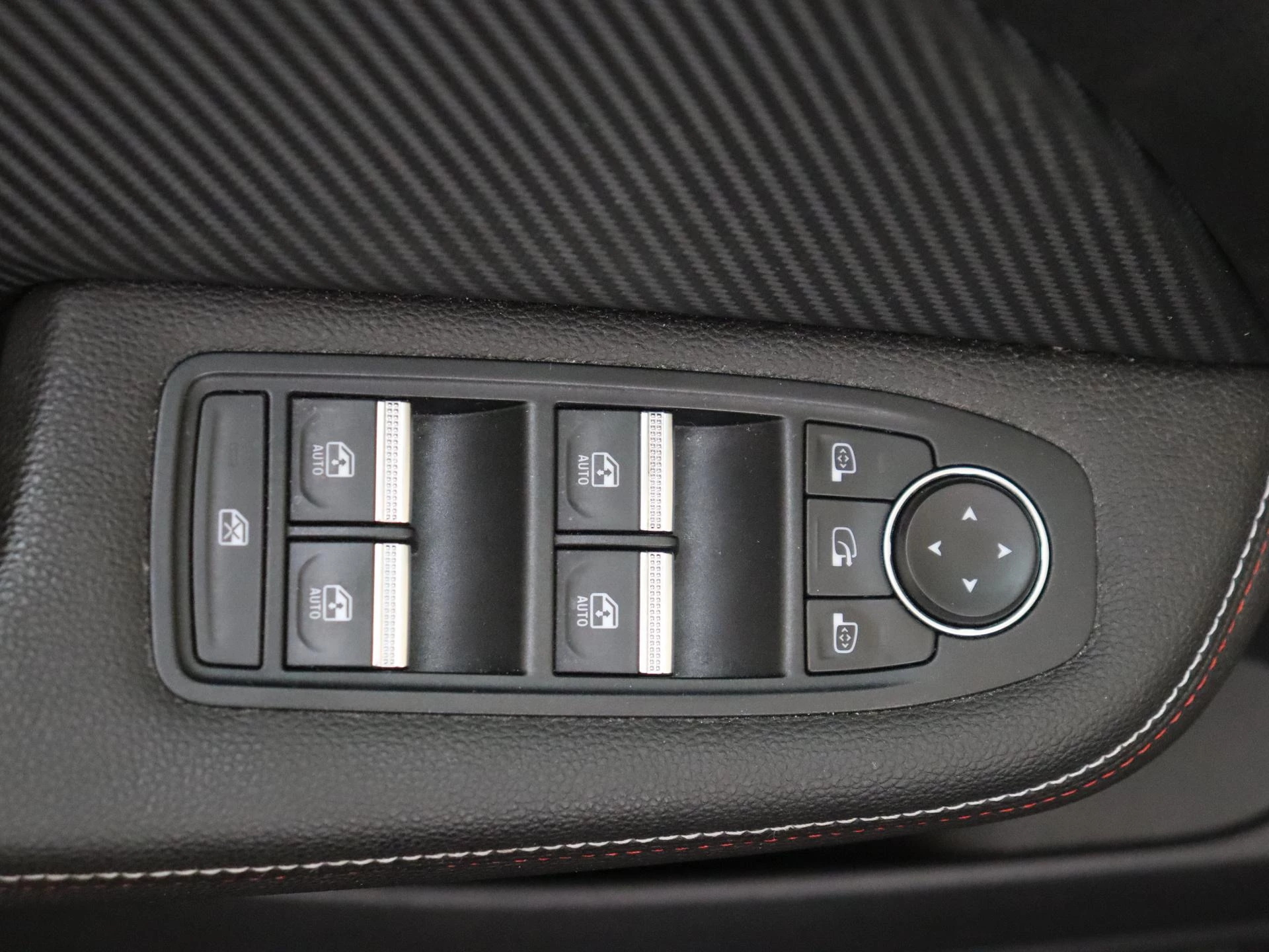 Renault-Clio-image-23