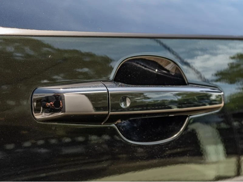 Jaguar-E-PACE-image-23