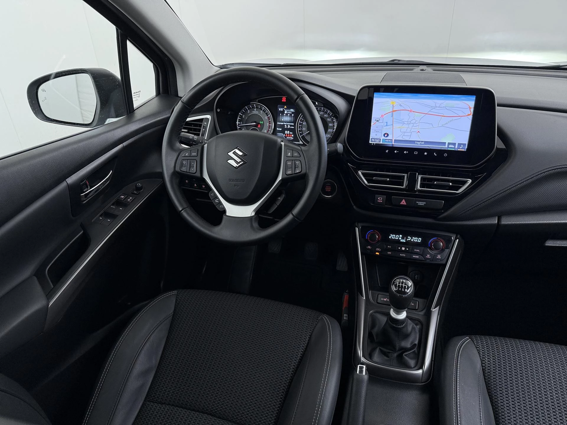 Suzuki-S-Cross-image-21