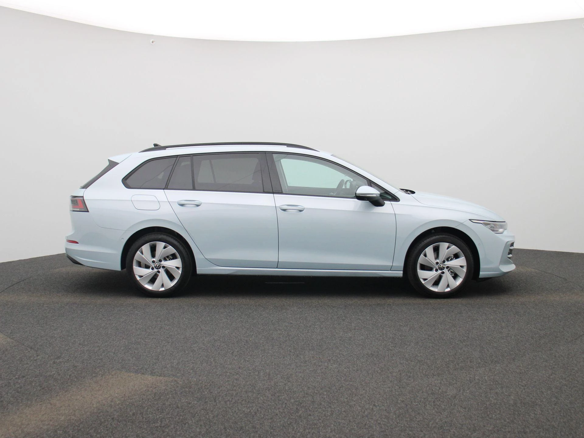 Volkswagen-Golf-image-5