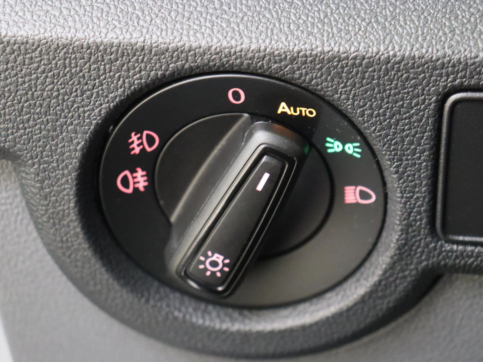 Volkswagen-T-Cross-image-24