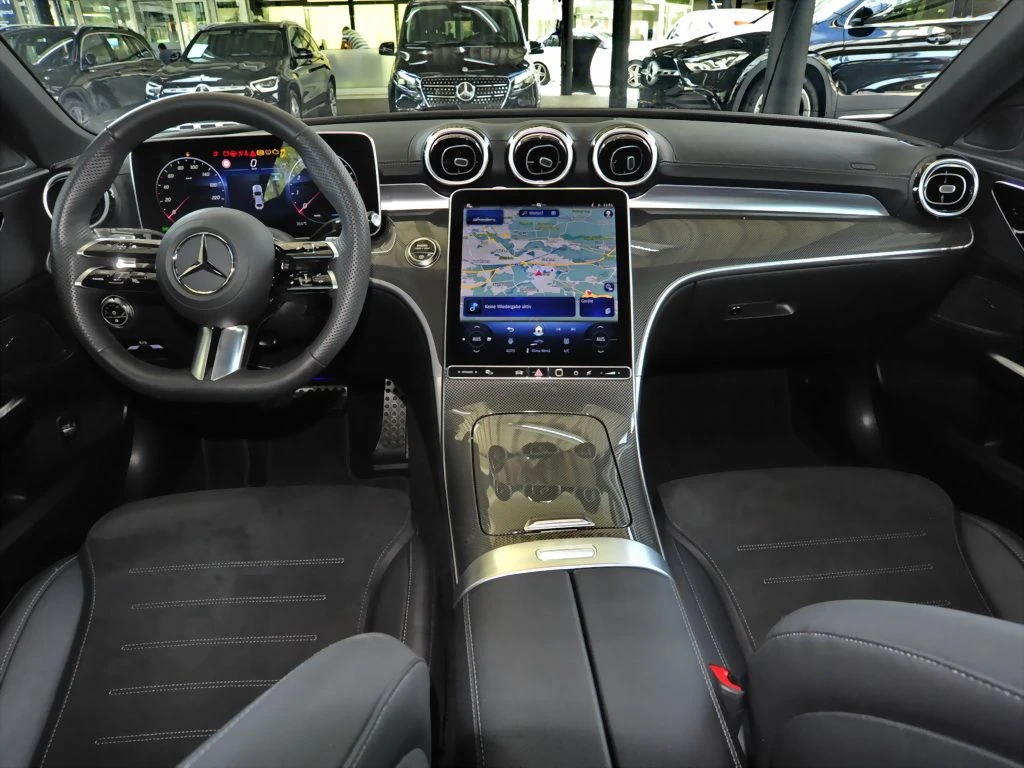 Mercedes-Benz-C-Klasse 300-image-11