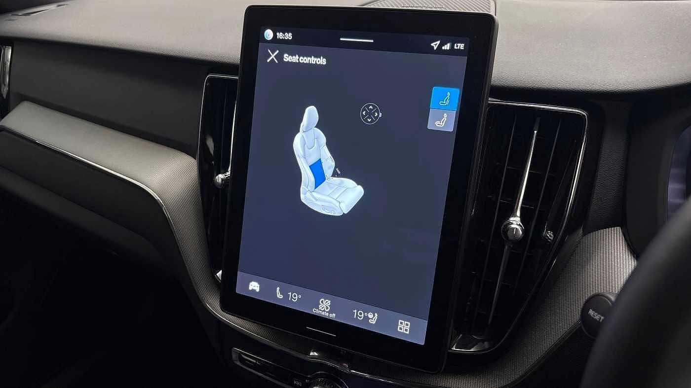 Volvo XC60 T6 AWD PHEV Recharge Black Edition Plus