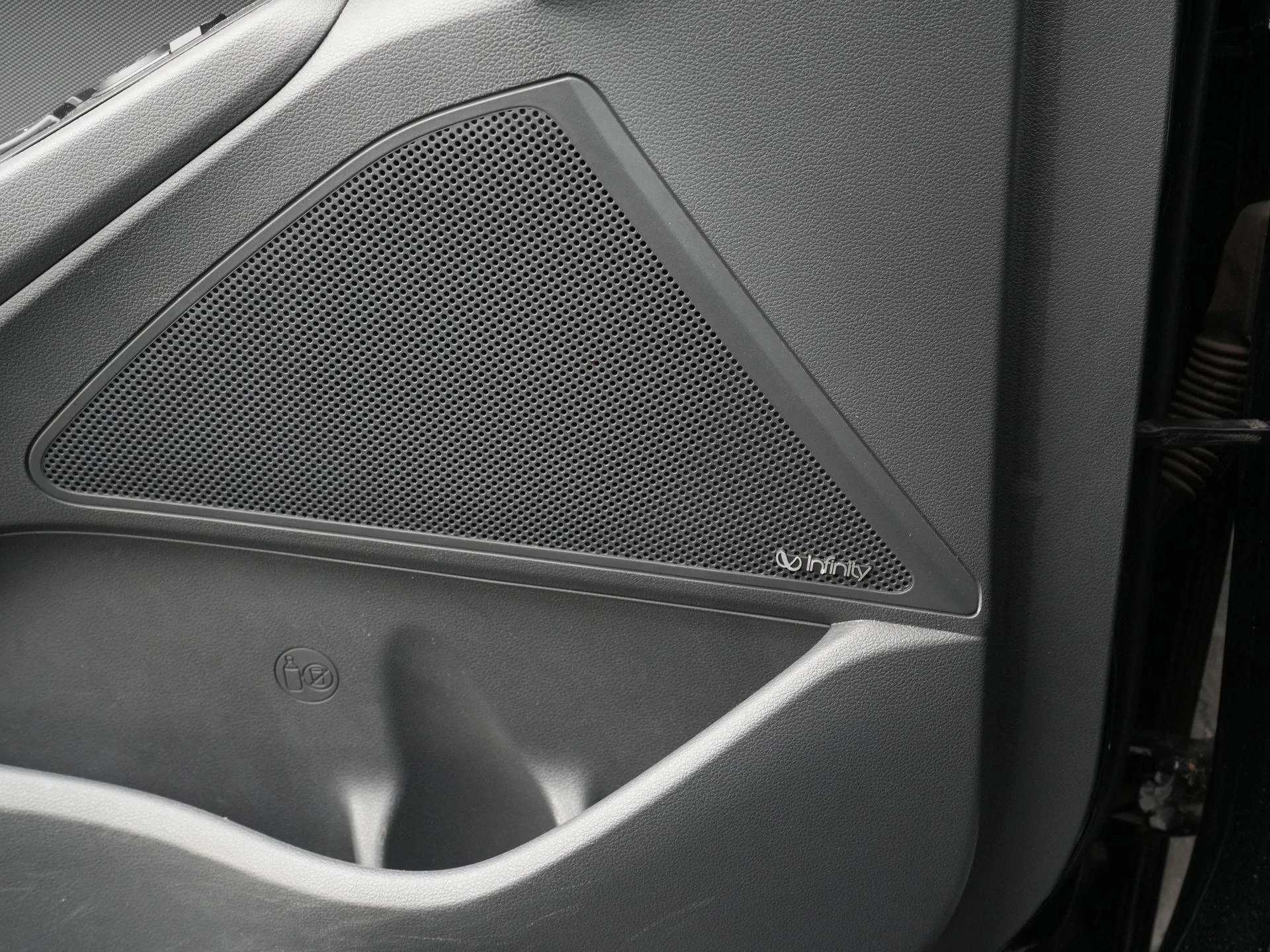Hyundai-IONIQ-image-32