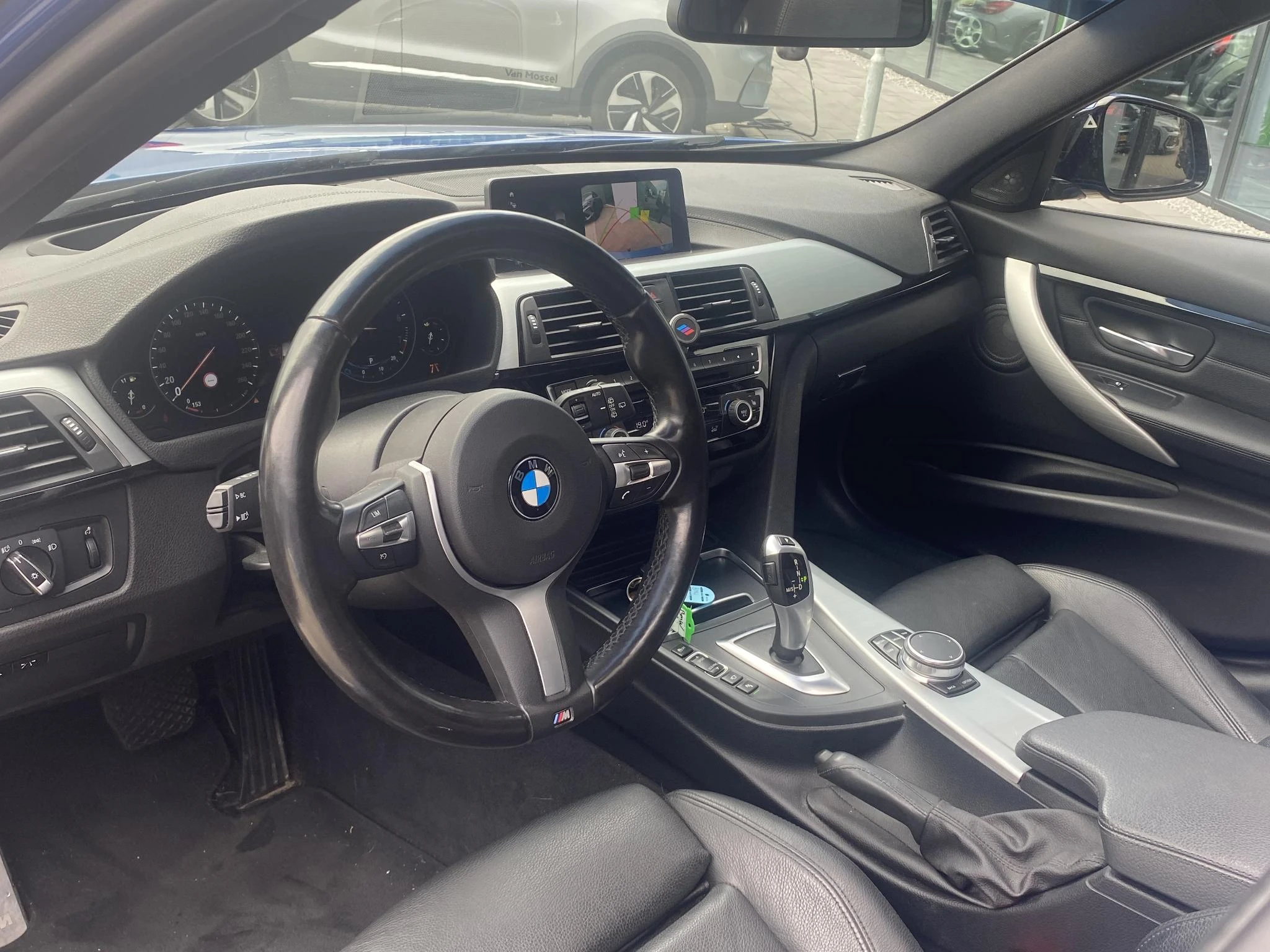 BMW-3 Serie-image-4