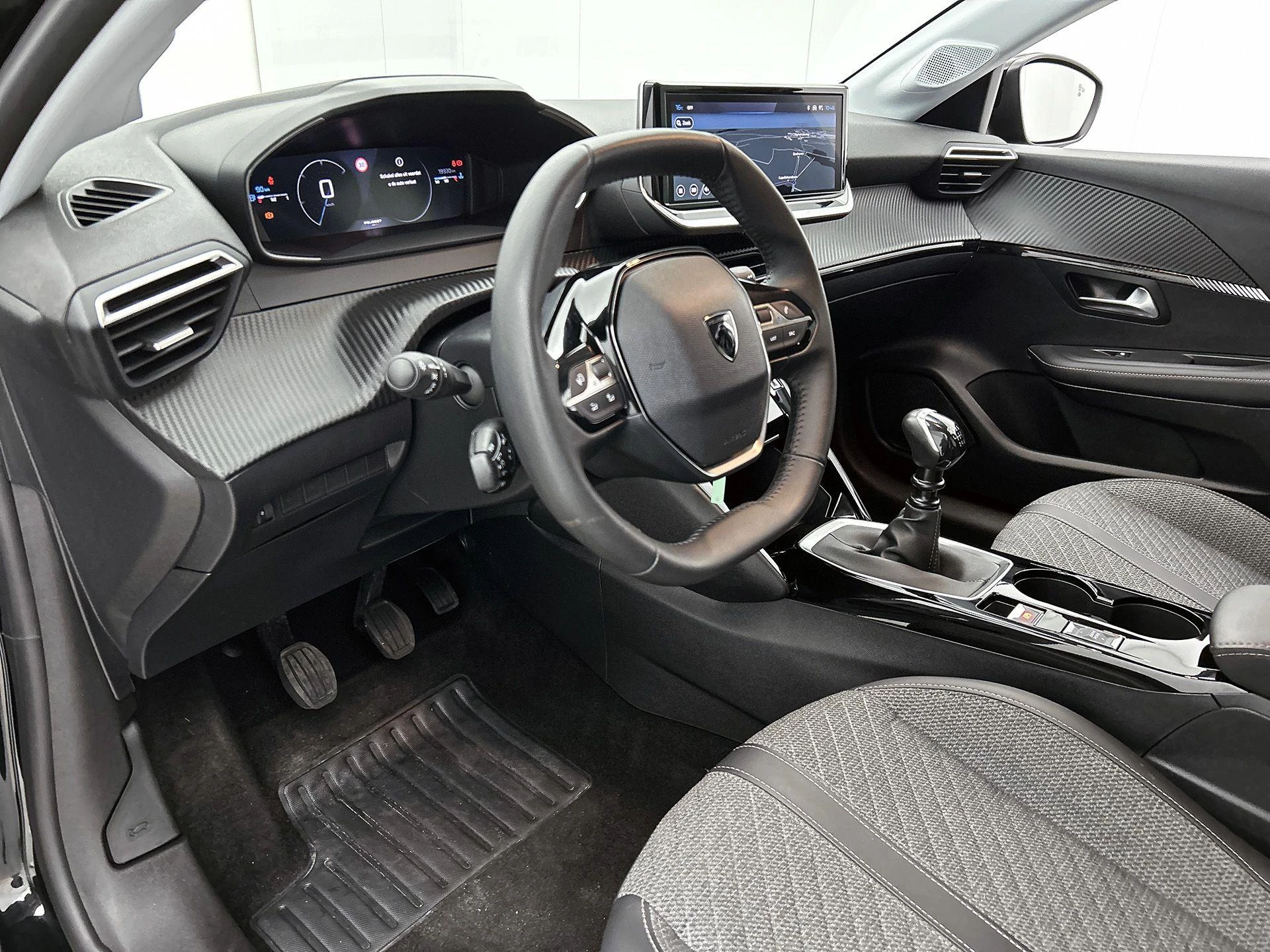 Peugeot-208-image-19