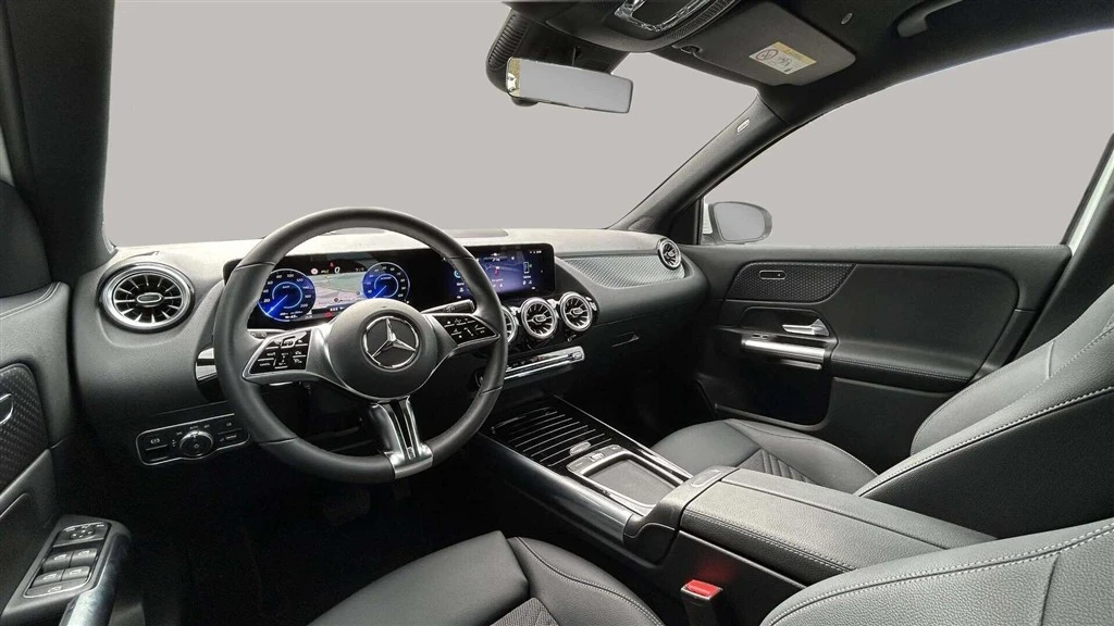 Mercedes-Benz-EQA-image-11