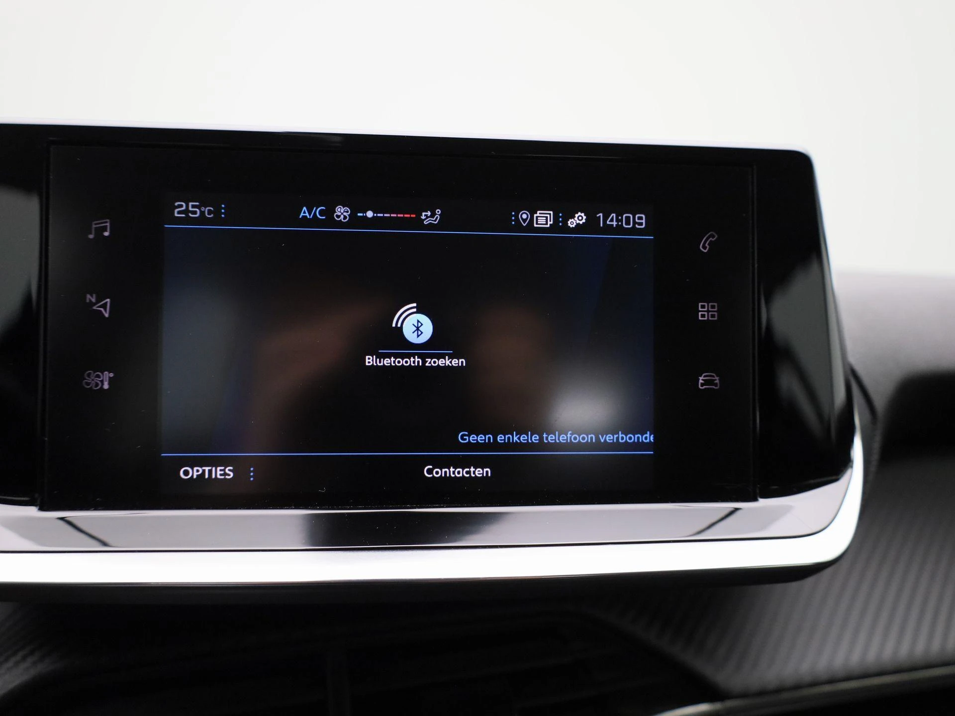 Peugeot-208-image-15