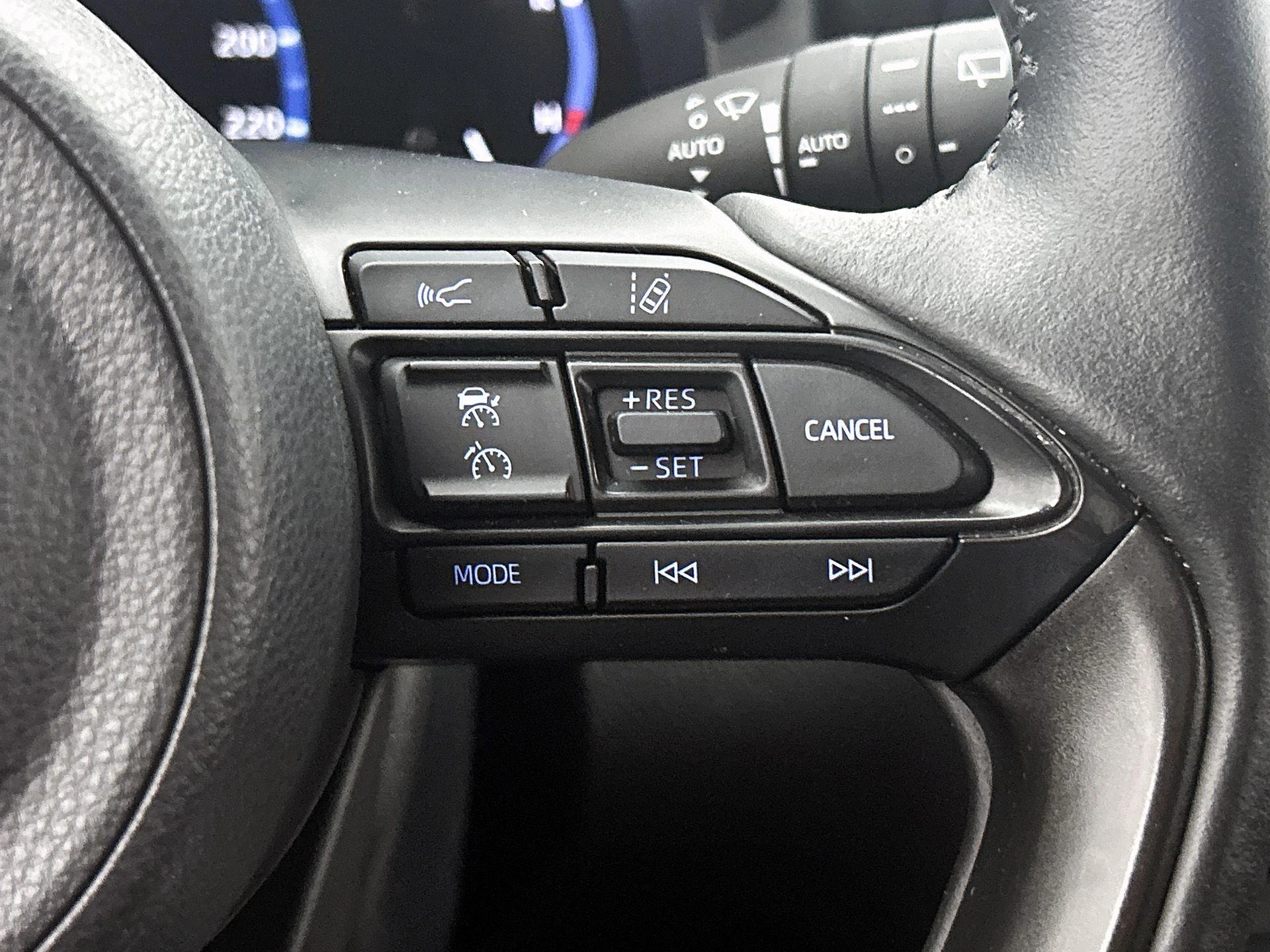 Toyota-Yaris Cross-image-5
