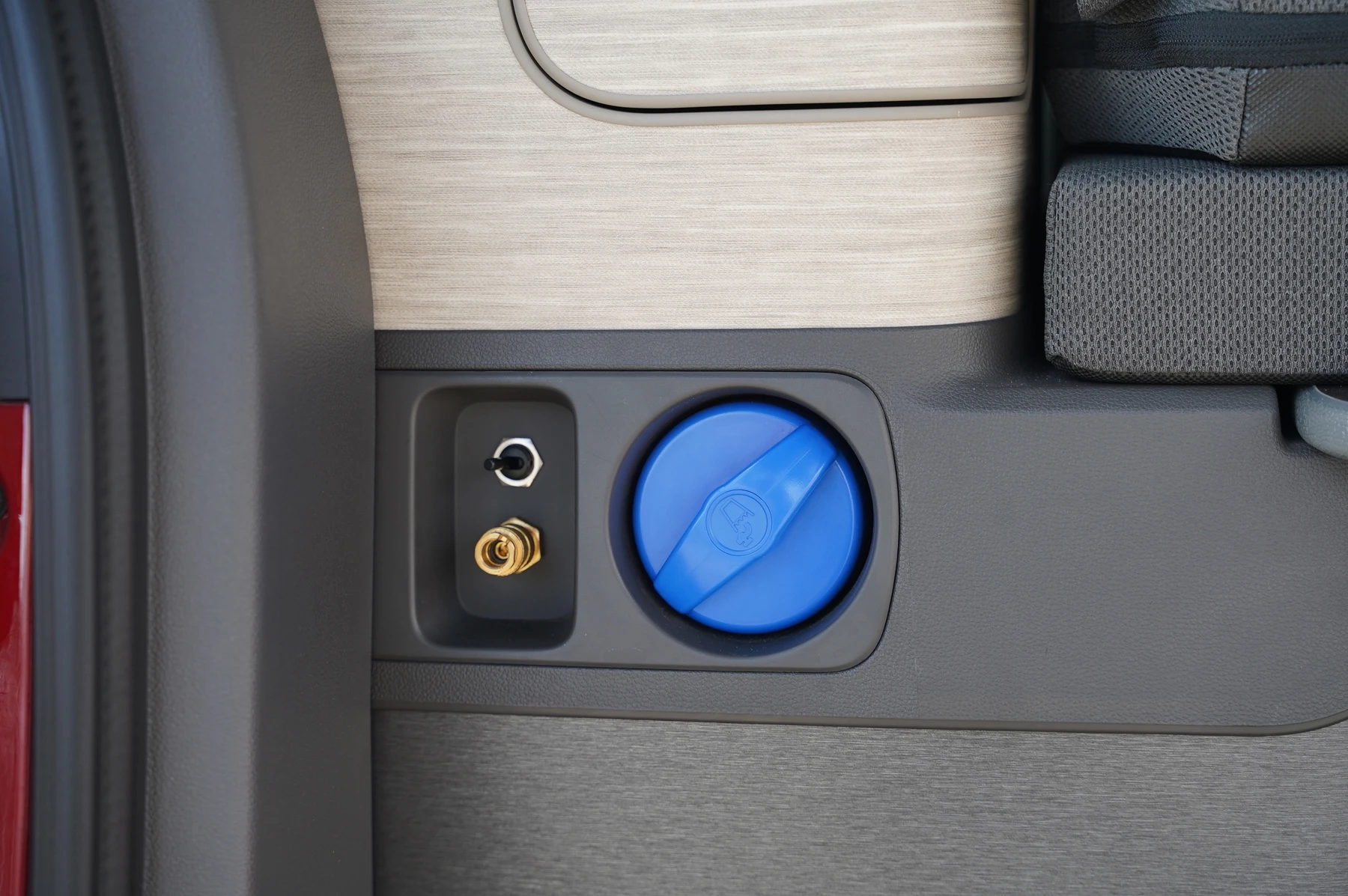 Volkswagen-California-image-16