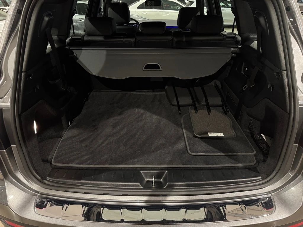 Mercedes-Benz-GLB 200 d-image-13