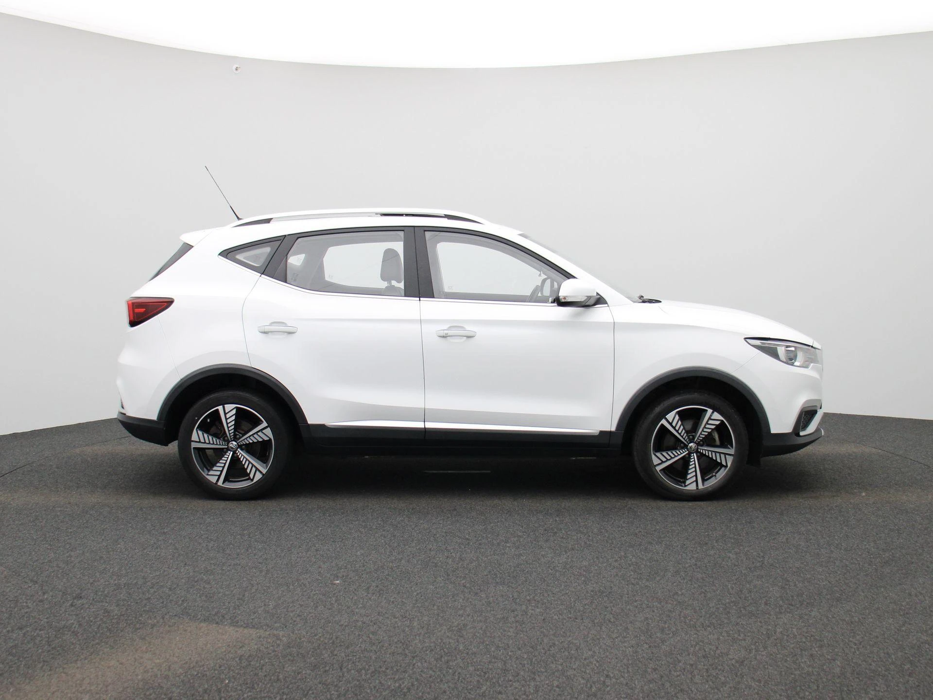 MG-ZS EV-image-5