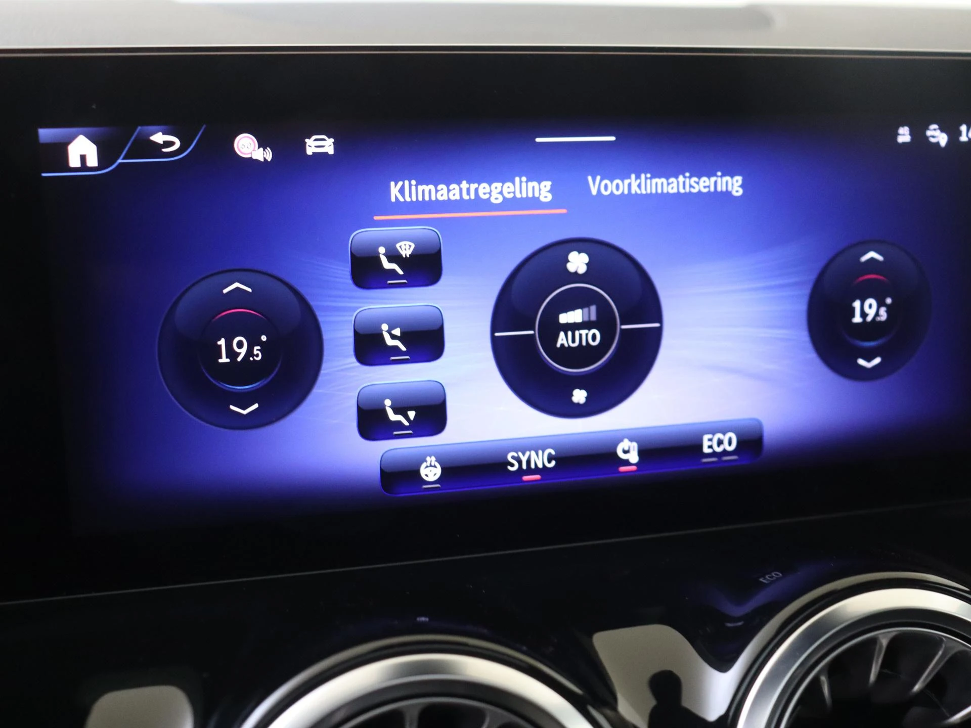 Mercedes-Benz-EQA-image-18