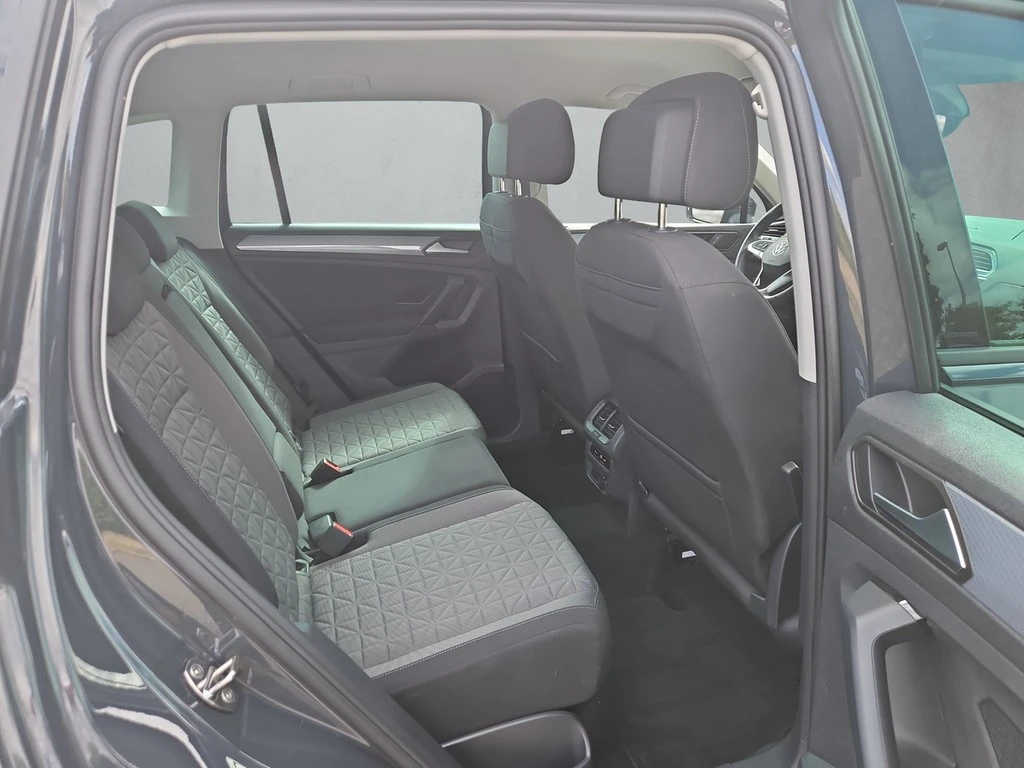 Volkswagen-Tiguan-image-11