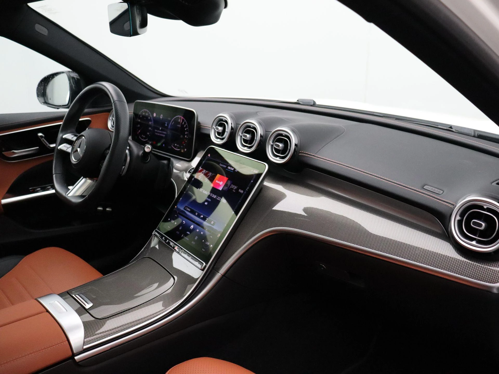 Mercedes-Benz-C-Klasse-image-25
