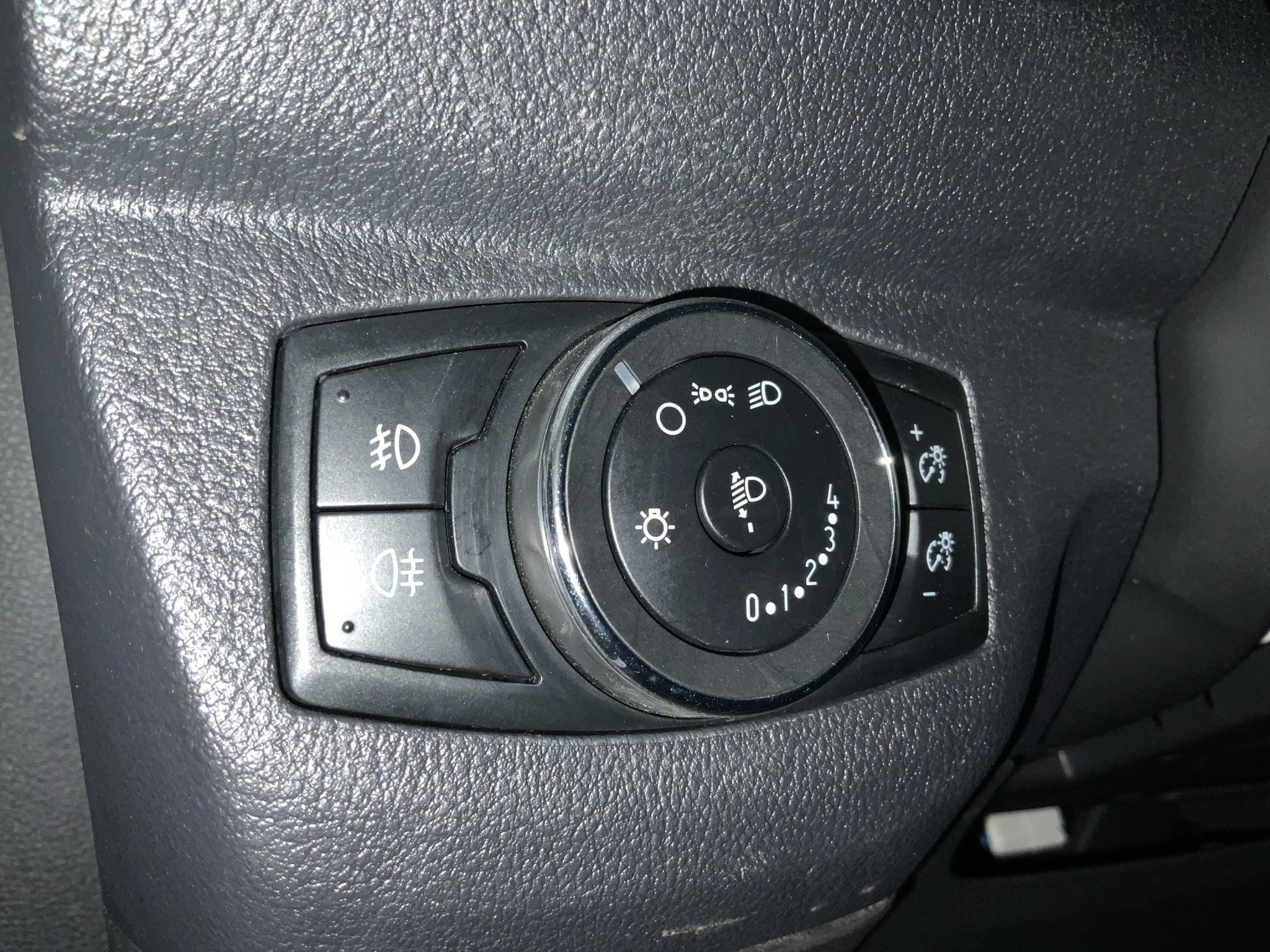 Ford-Transit Courier-image-19