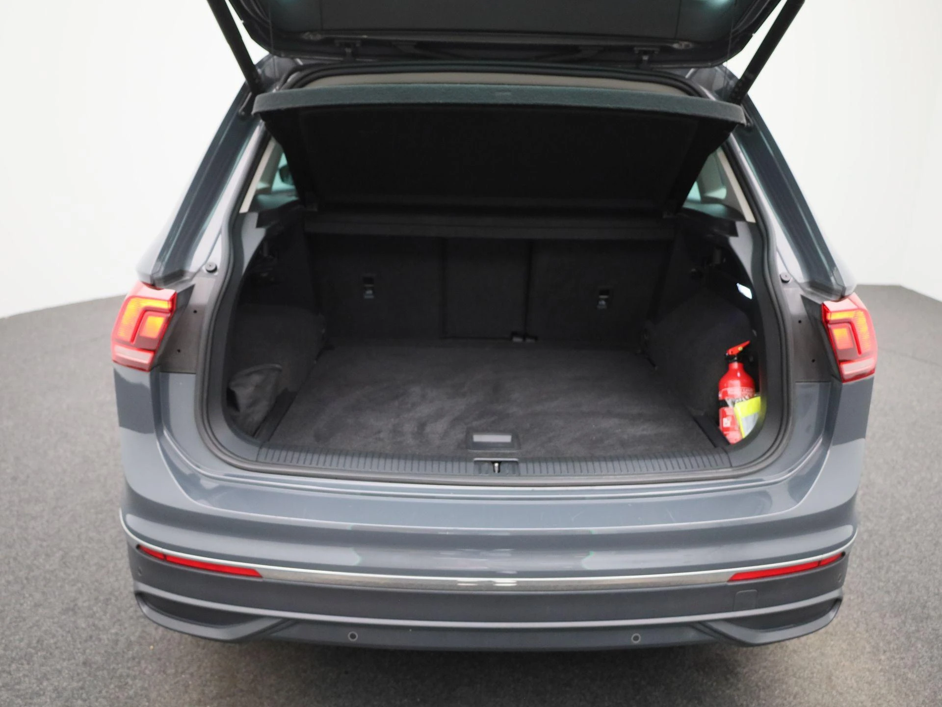 Volkswagen-Tiguan-image-11