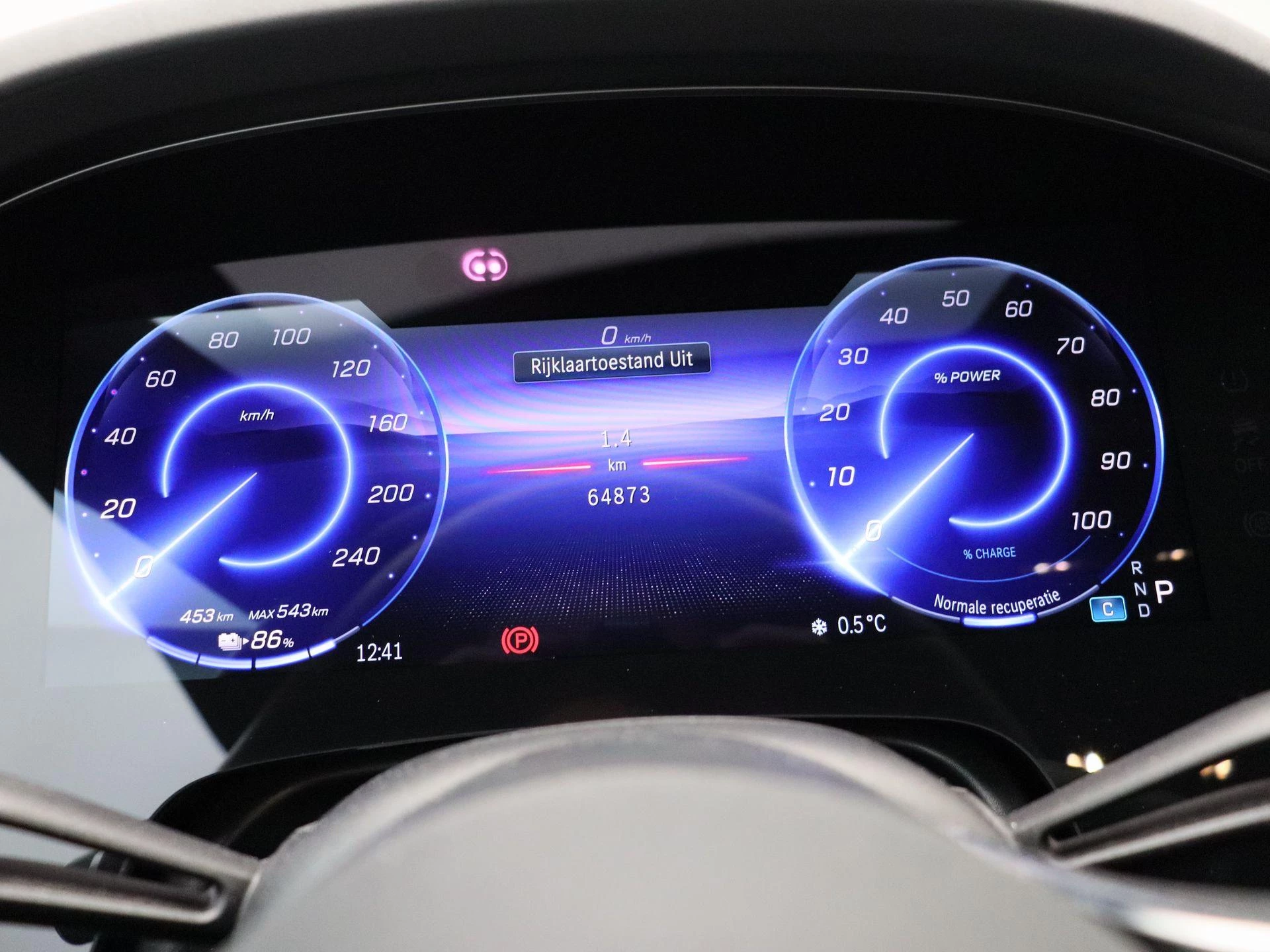 Mercedes-Benz-EQS-image-6