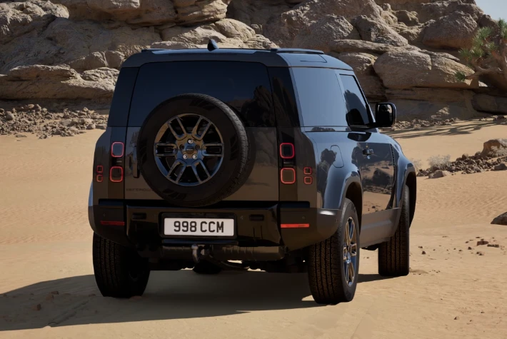 Land Rover Defender 90 D200 S AWD Auto. 26MY
