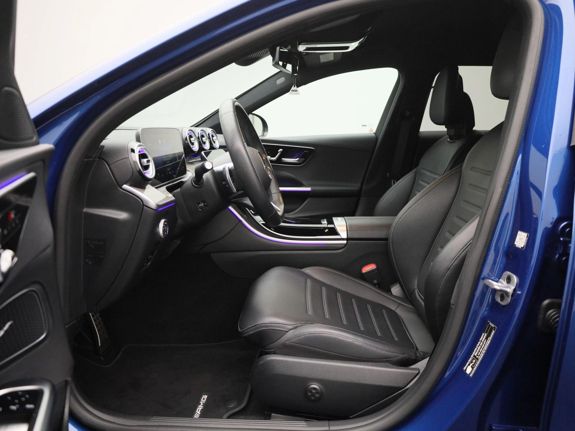 Mercedes-Benz-C-Klasse-image-9