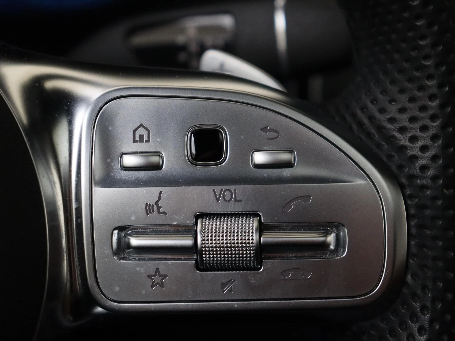 Mercedes-Benz-GLC-image-13