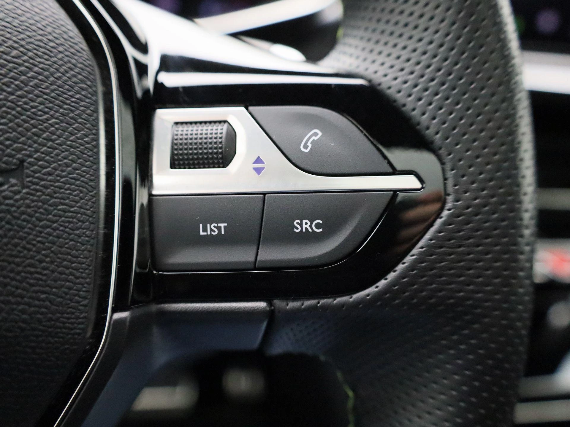 Peugeot-2008-image-18