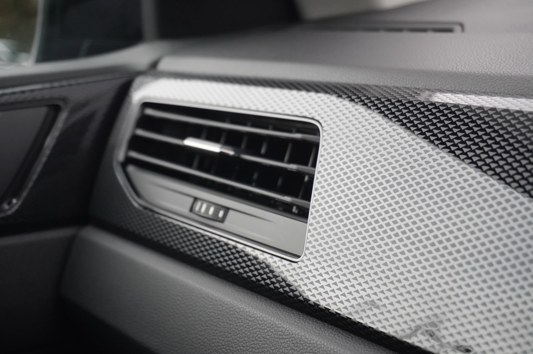 Volkswagen-Polo-image-33