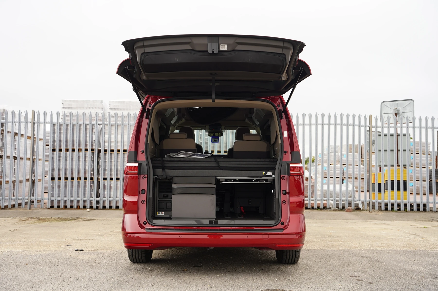 Volkswagen-California-image-11