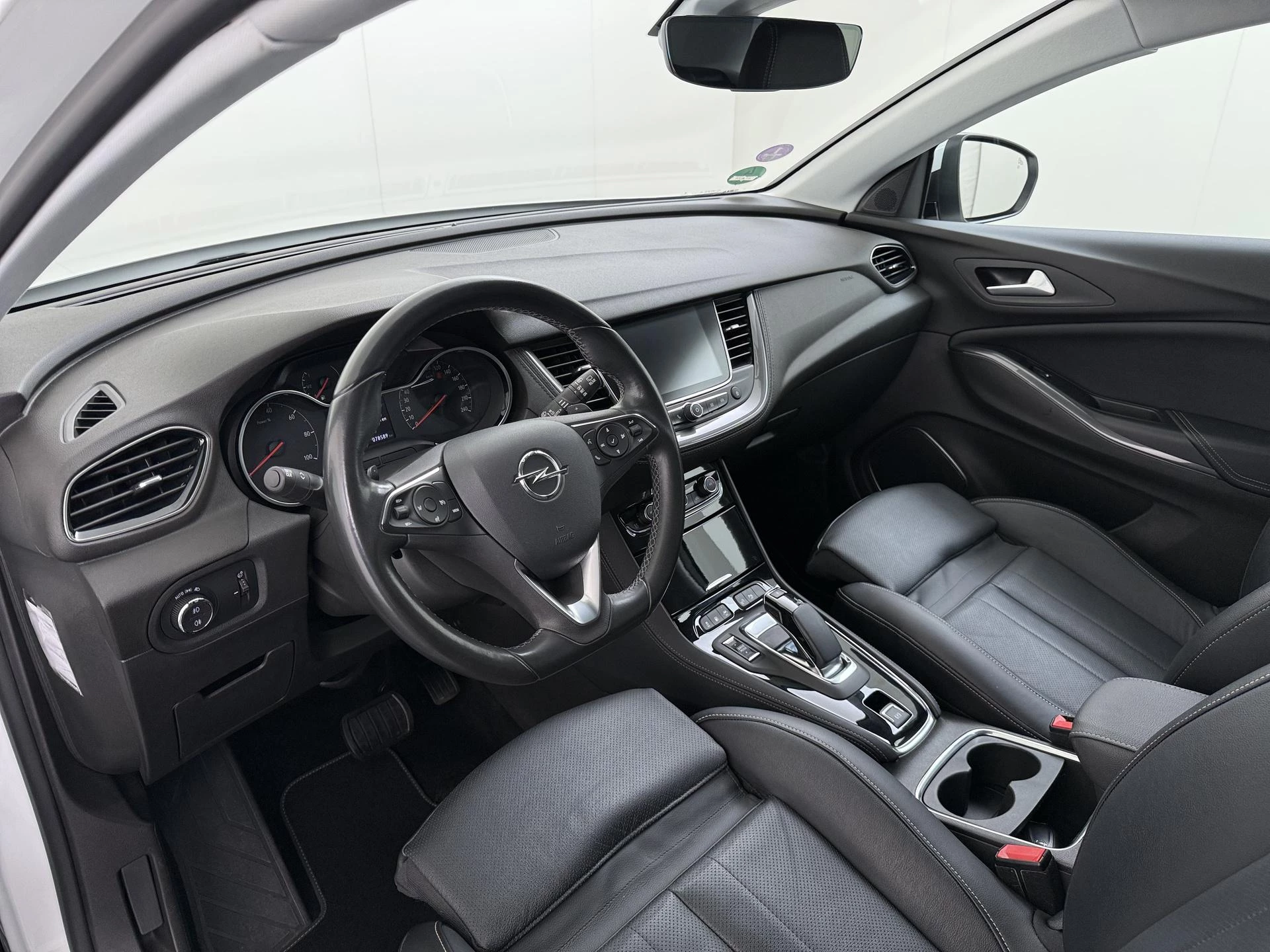 Opel Grandland X 1.6 Turbo Hybrid Business Elegance