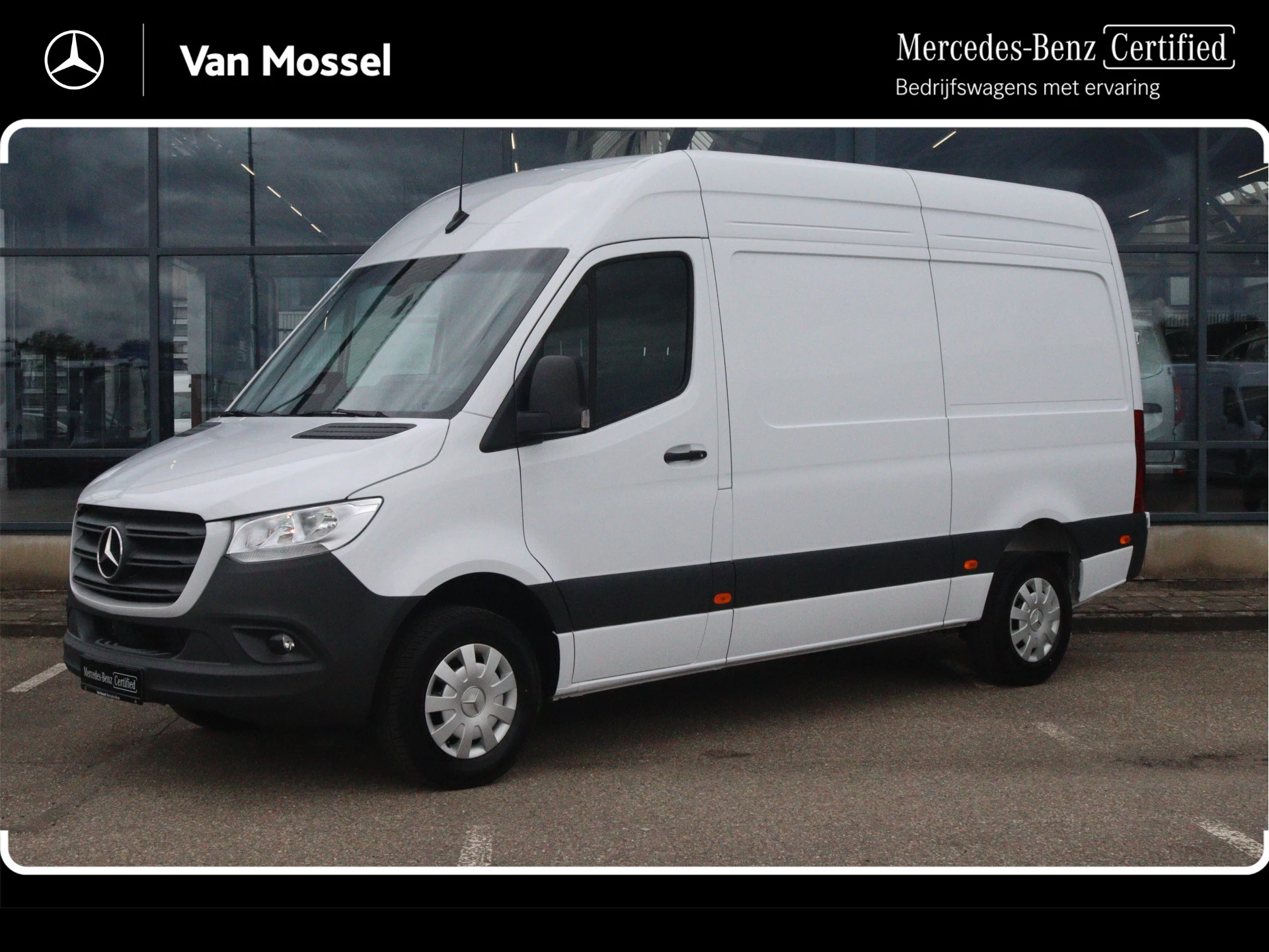 Mercedes-Benz-Sprinter-image-0
