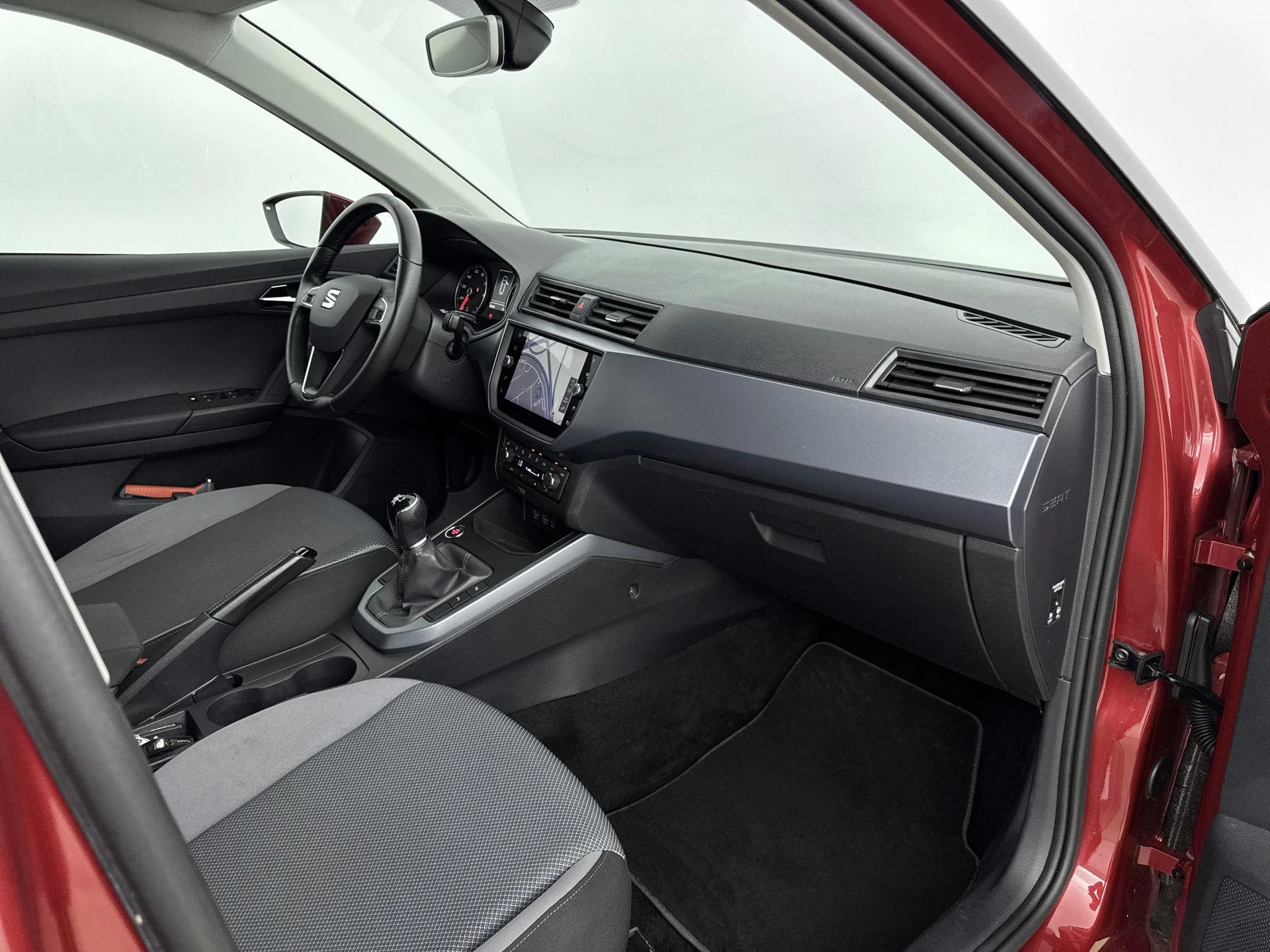 SEAT-Arona-image-15