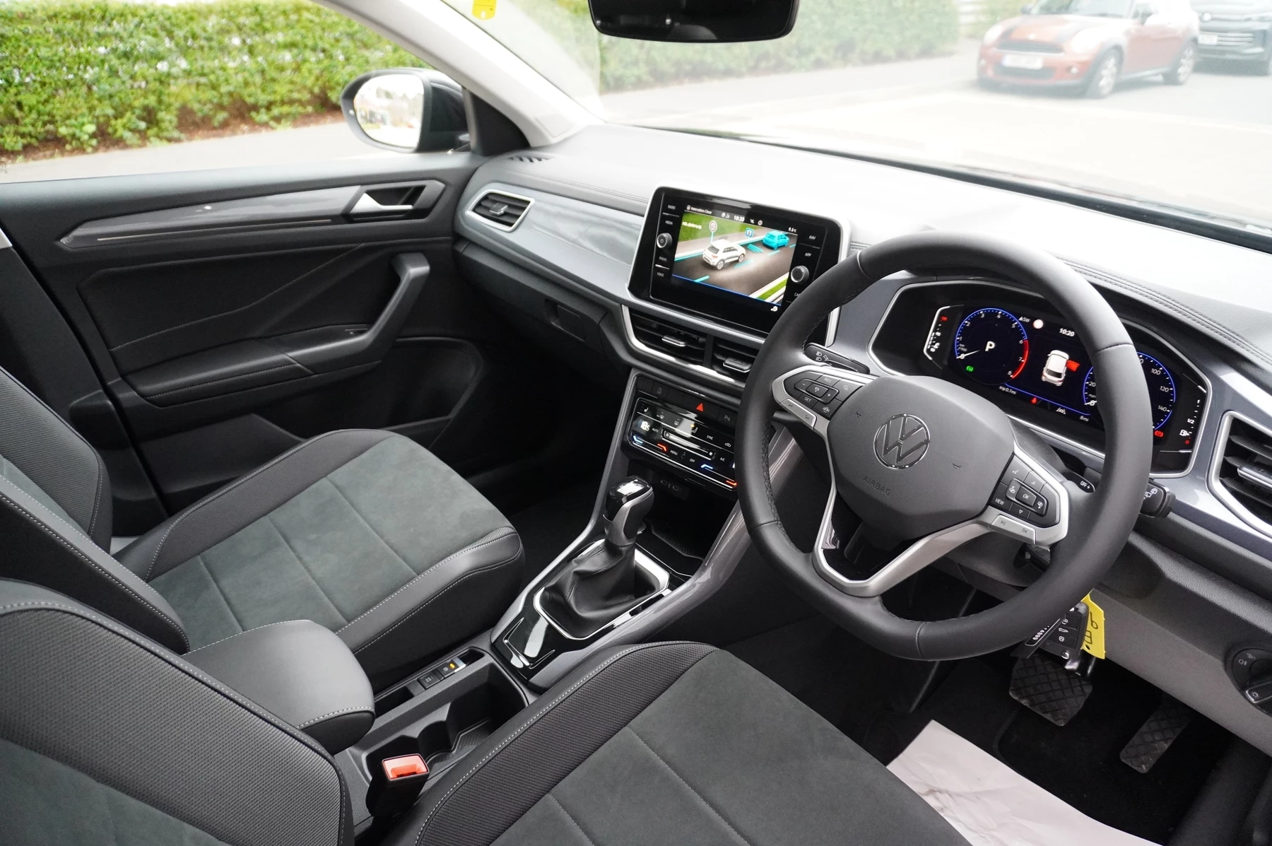 Volkswagen-T-Roc-image-5