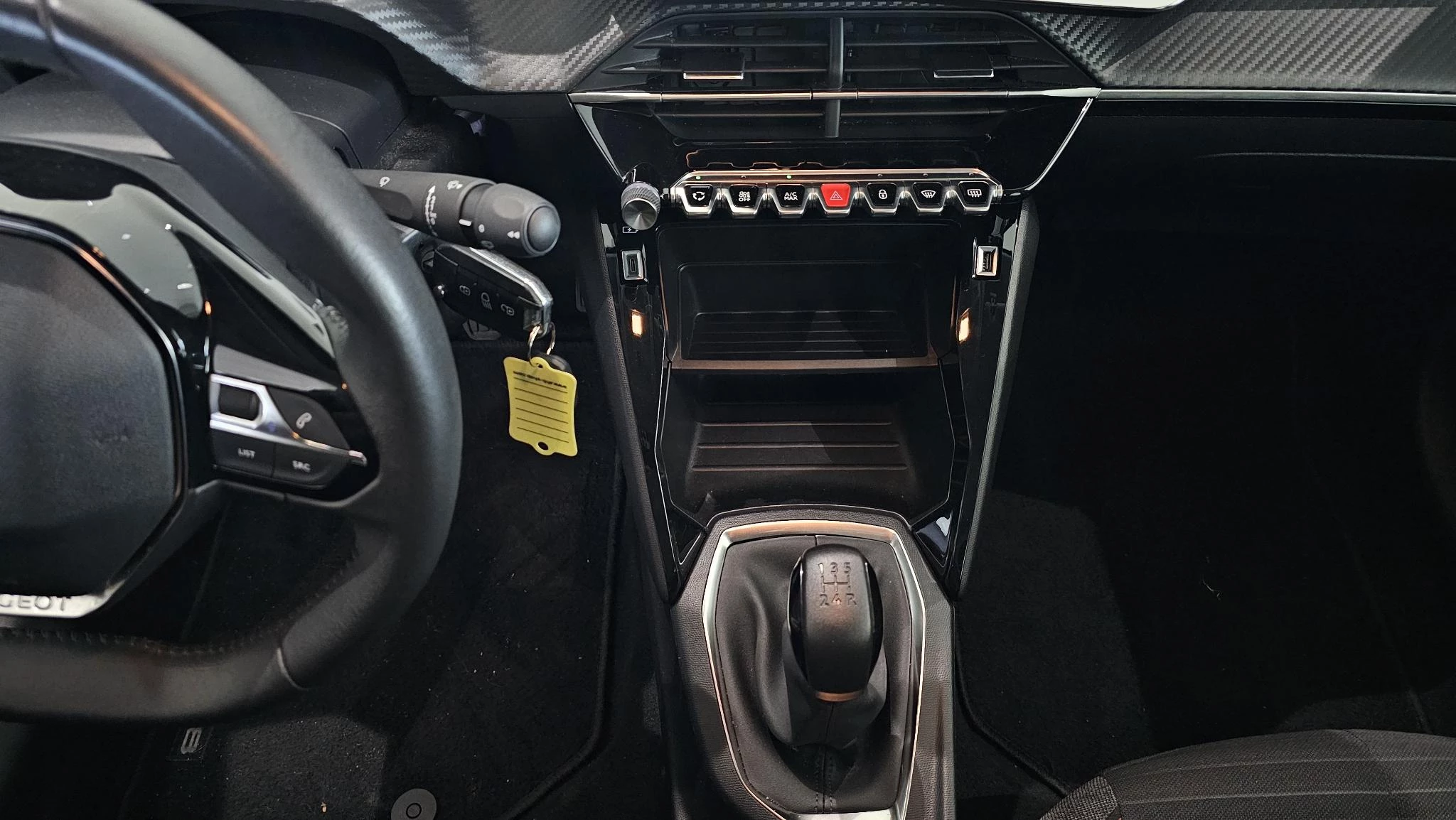 Peugeot-208-image-14