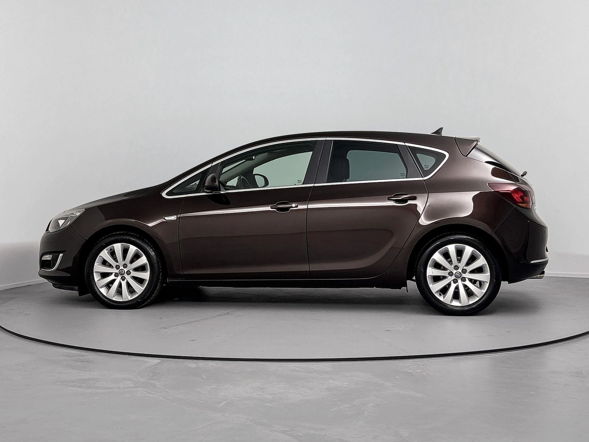 Opel-Astra-image-2
