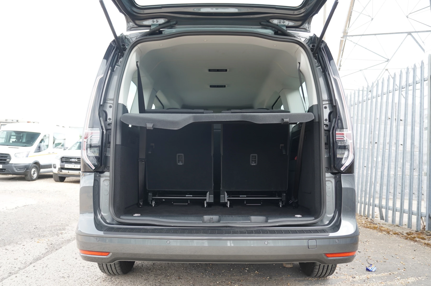 Volkswagen-Caddy-image-12