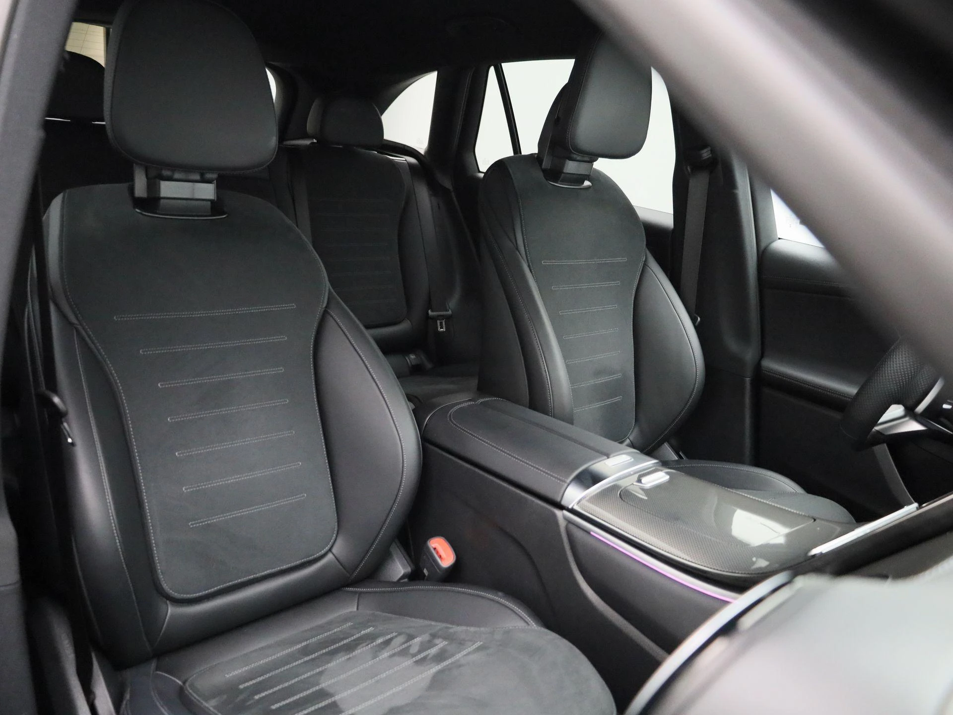 Mercedes-Benz-GLC-image-45